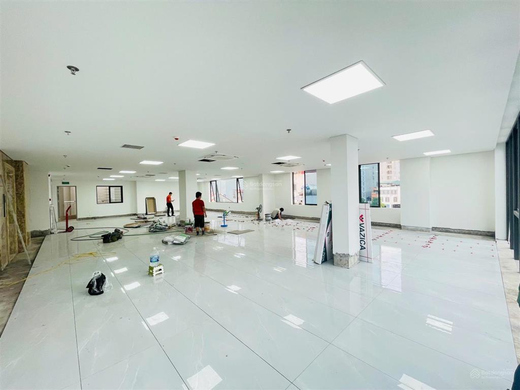 Cho thuê tòa nhà mặt phố nguyễn trãi  mặt tiền 12m  vị trí vàng kinh doanh thanh xuân