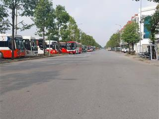 Cần bán nhanh nhà đường 30m vỉa hè 8m 90 m2 5 tầng mặt tiền 7,2m kinh doanh