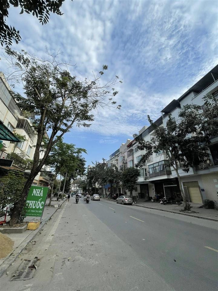 Chính chủ bán khu văn phú trục 24m 70m2 kinh doanh sầm uất giá đầu tư