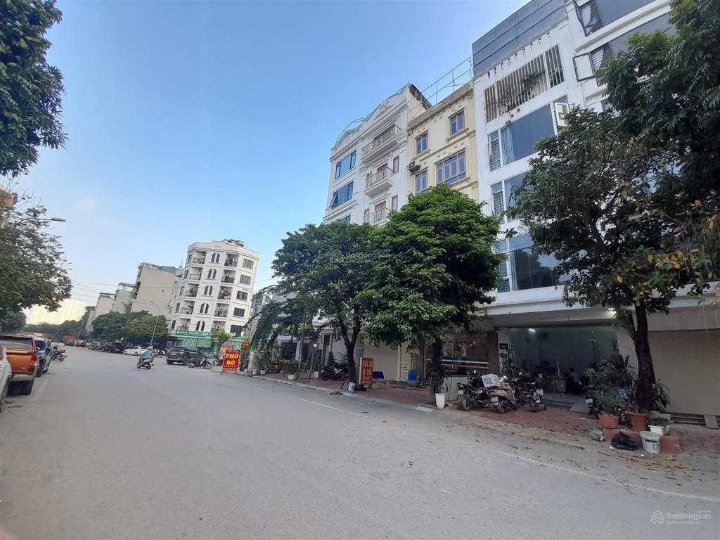 Bán nhà đường đôi kđt văn khê, 50 m2, 7 tầng thang máy, đường 30m thông vạn phúc, vỉa hè rộng