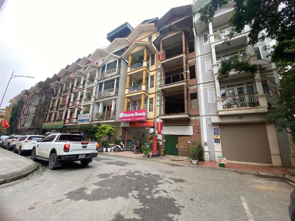 Giảm 1 tỷ bán nhà khu xala 60m2, 6 tầng thang máy, phân lô vỉa hè 15,2 tỷ
