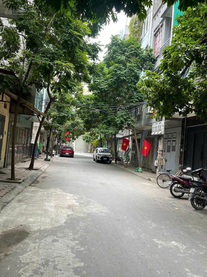 Anh tôi cần bán giảm 800 triệu nhà 60m2, 5 tầng, mặt tiền 5m ô tô tránh văn quán hà đông