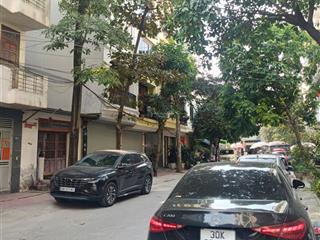 Giảm 2 tỷ bán nhà c4 cổng đồng la khê 50m2, đường phân lô 12m 12,3 tỷ