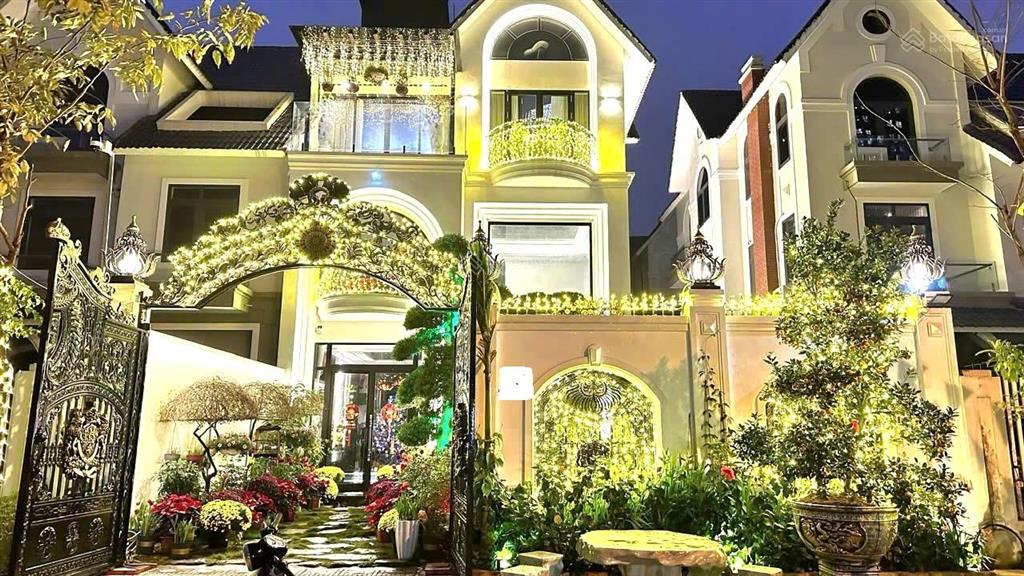 Biệt thự khu c geleximco hà đông 240m2, 4 tầng, mặt tiền 10m, có hồ, nhà đẹp