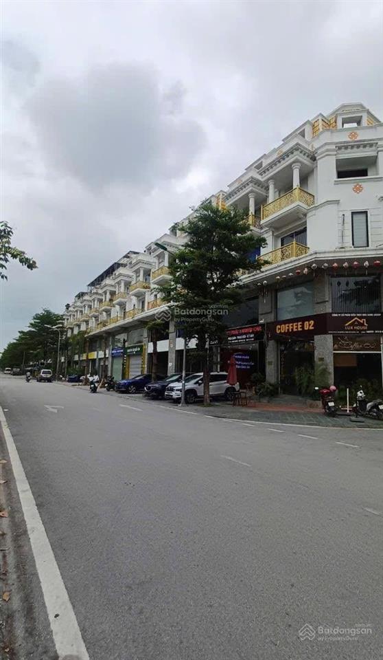 Giảm 5 tỷ bán nhà mặt phố lê trọng tấn hà đông 240m2, mặt tiền 12m, 1 hầm 4 tầng