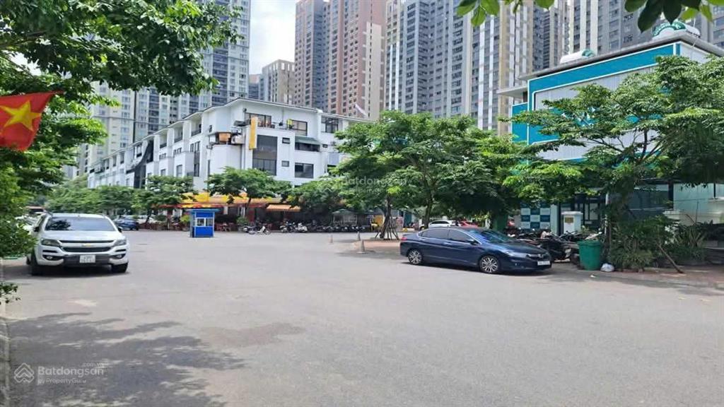 Anh trai cần bán nhà hoàng thành mộ lao, mặt hồ 130 m2, 6 tầng thang máy, mặt tiền 7m