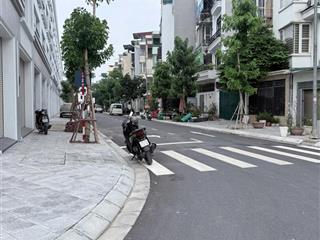 Giảm 500 triệu bán nhà kđt văn phú hà đông 60 m2, 5 tầng, mặt tiền 5m hơn 14 tỷ