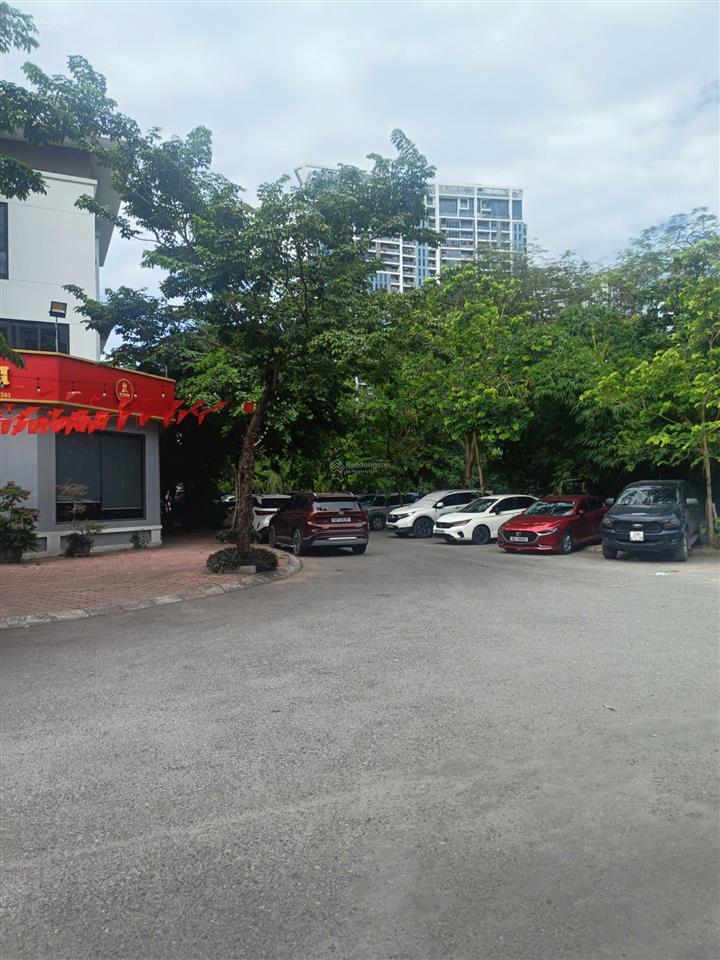 Anh trai cần bán nhà hoàng thành mộ lao, mặt hồ 130 m2, 6 tầng thang máy, mặt tiền 7m