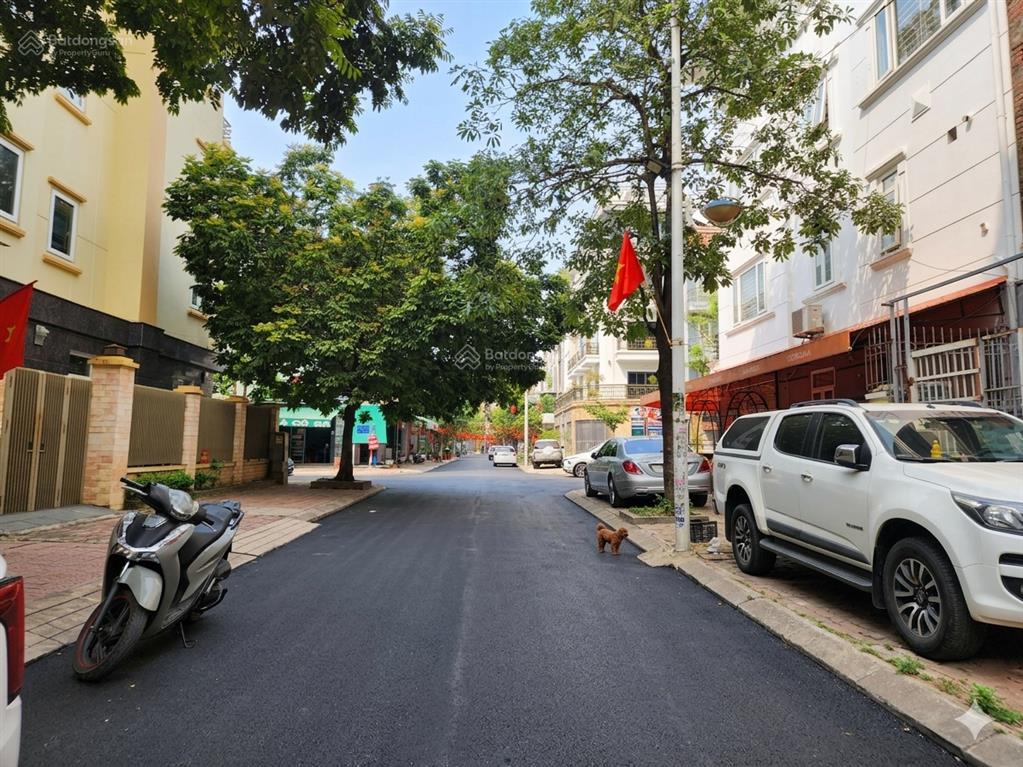 Chủ giảm 2 tỷ bán nhà kđt văn khê 82,5m2, 5 tầng, mt 5m, 18,8 tỷ