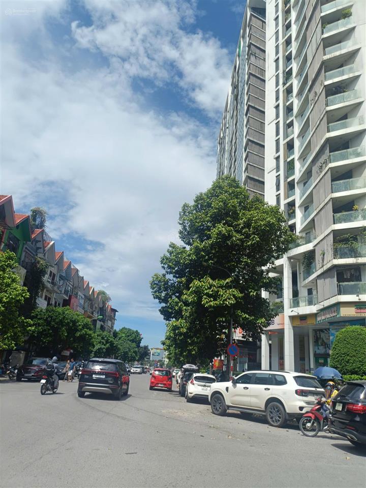 Anh trai cần bán nhà hoàng thành mộ lao, mặt hồ 130 m2, 6 tầng thang máy, mặt tiền 7m