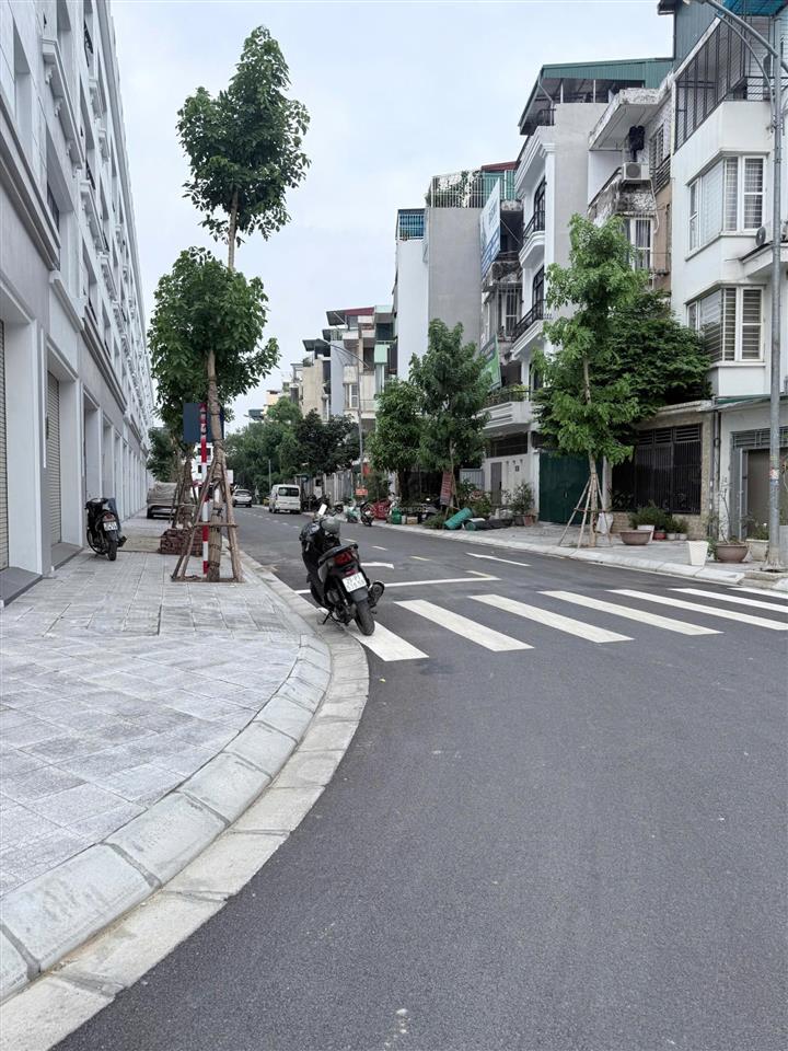 Giảm 500 triệu bán nhà kđt văn phú hà đông 60 m2, 5 tầng, mặt tiền 5m hơn 13 tỷ