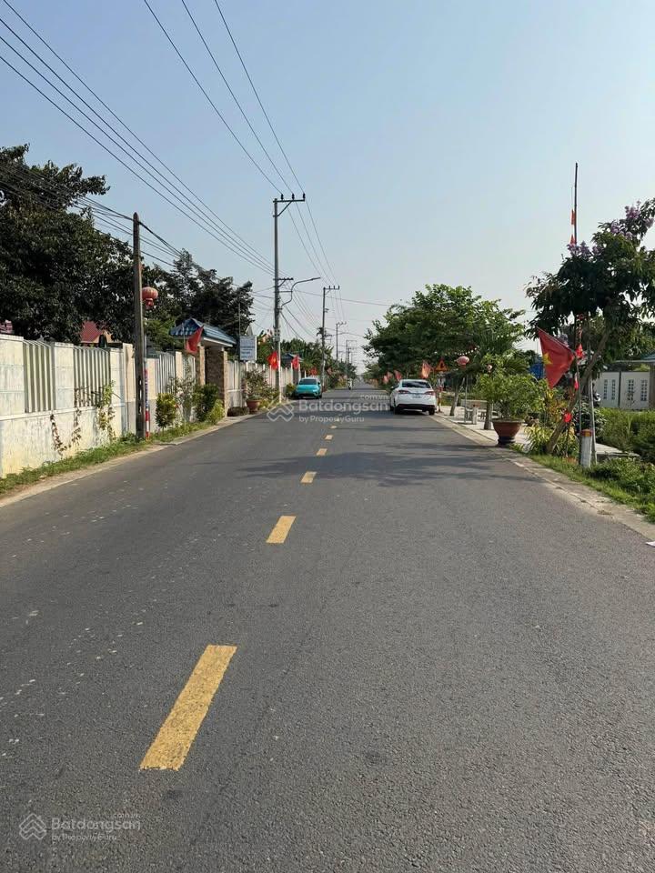 Hòa tiến gần chợ lệ trạch 120m2 ngang 6m đường 5m sẵn sổ