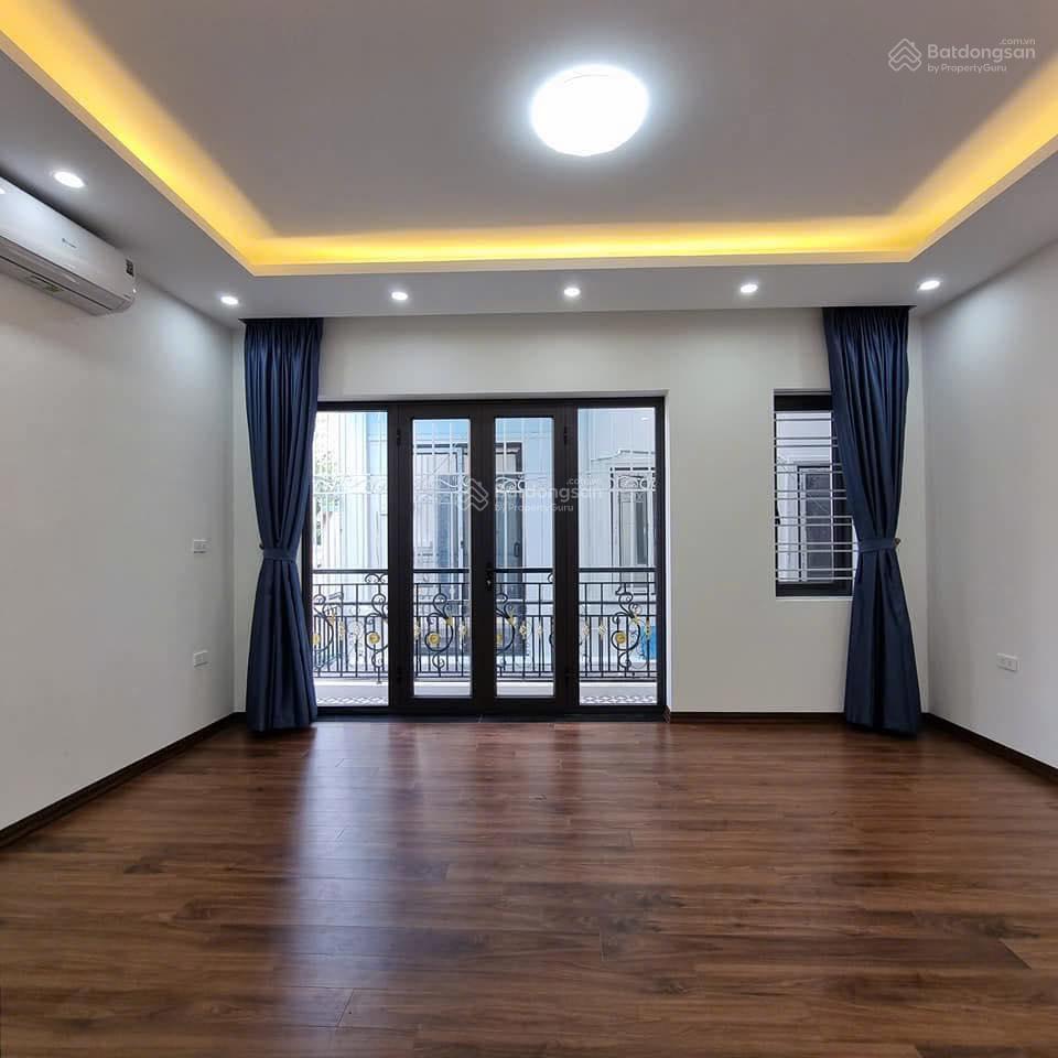 Cho thuê nhà riêng vũ phạm hàm trung hòa dt 75m² x 6 tầng, nở hậu, thông sàn, ô tô đỗ. giá 29tr