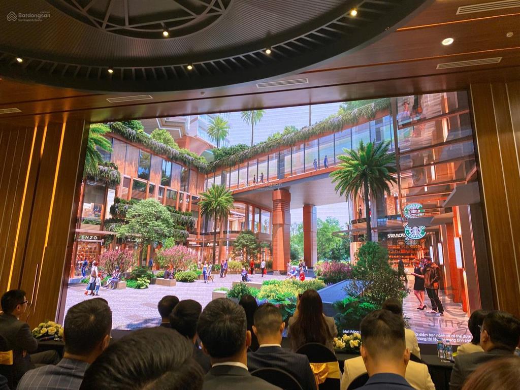 Bán shophouse khối đế tại chung cư, 11 tỷ, 140.6m2, giá tốt