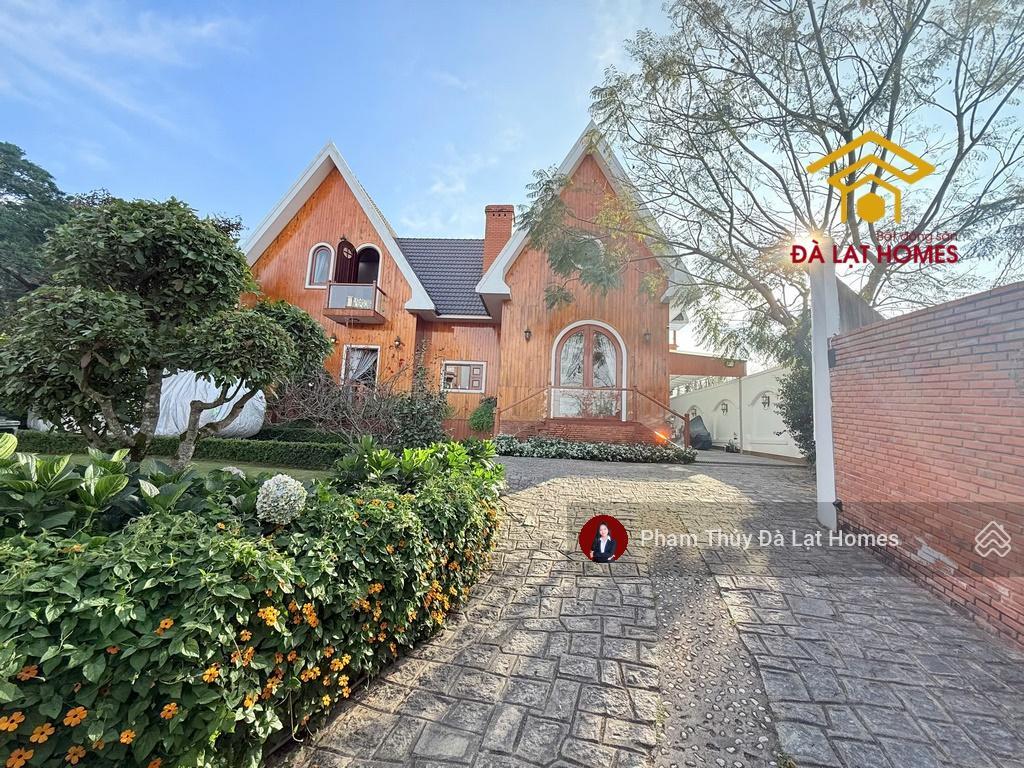 Bán căn góc 2 mặt tiền đống đa đà lạt, villa sân vườn trên cung đường nghỉ dưỡng sang trọng