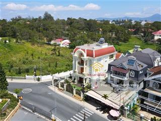 {vị trí đẳng cấp} căn góc 2 mặt tiền khu đồi trà cách sân golf đồi cù đà lạt chỉ 500m