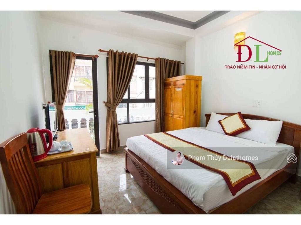 Tòa khách sạn 6 tầng mặt phố bà triệu, đà lạt, đi bộ ra hồ xuân hương chỉ 3 phút