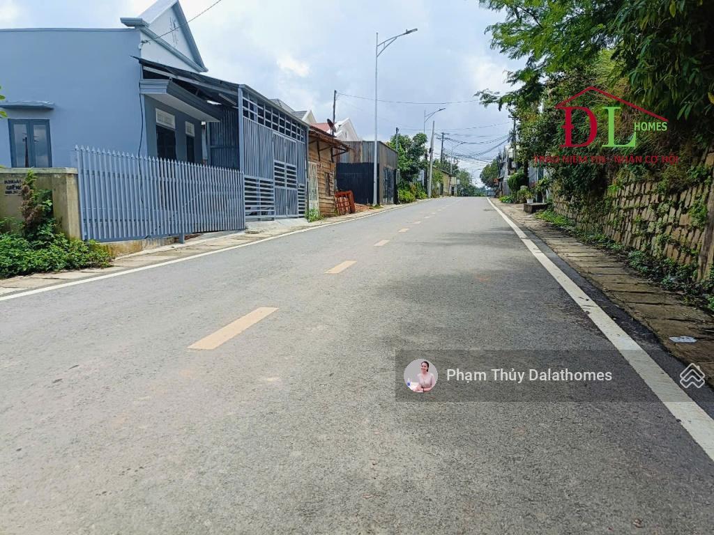 Giáp vách sân khấu nhạc mây lang thang, khu đất mặt tiền măng lin thế cao bằng phẳng view toàn cảnh