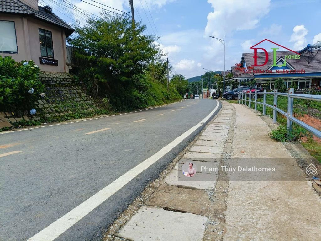 Giáp vách sân khấu nhạc mây lang thang, khu đất mặt tiền măng lin thế cao bằng phẳng view toàn cảnh