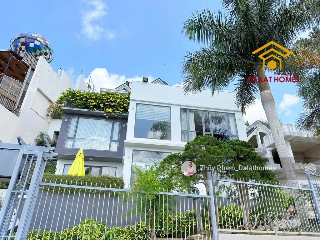 Bán cụm 4 căn biệt thự đường ba tháng tư đà lạt | view thung lũng thông trực diện