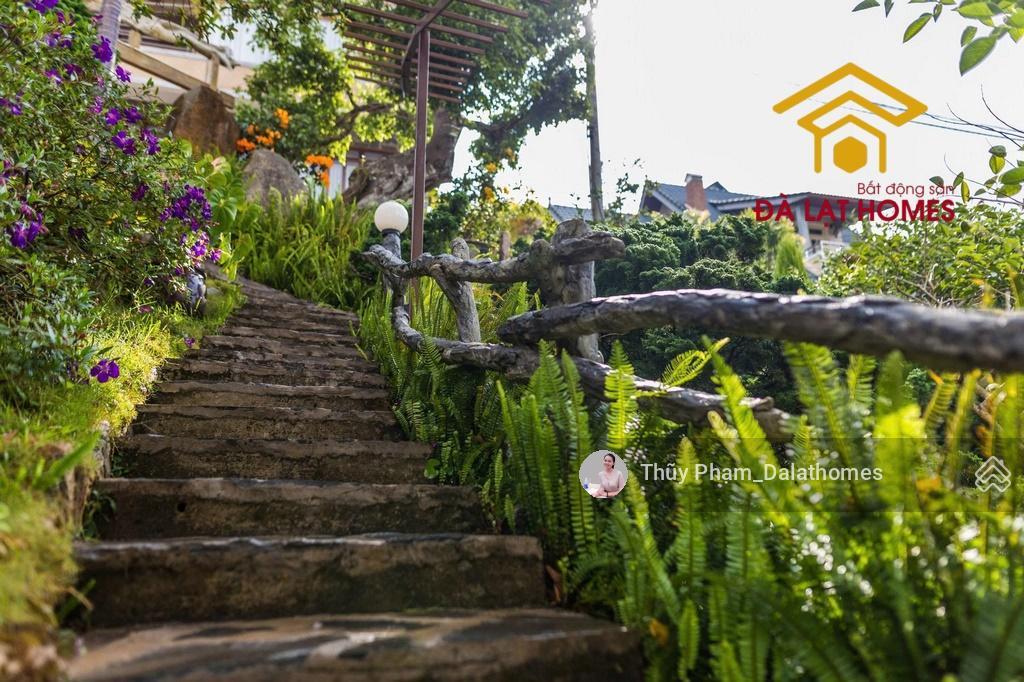 Bán khu resort sinh thái đường khe sanh đà lạt | khuôn viên 1,3 ha mặt tiền đường chính view thông