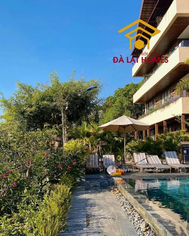 Bán khu resort sinh thái đường khe sanh đà lạt | khuôn viên 1,3 ha mặt tiền đường chính view thông