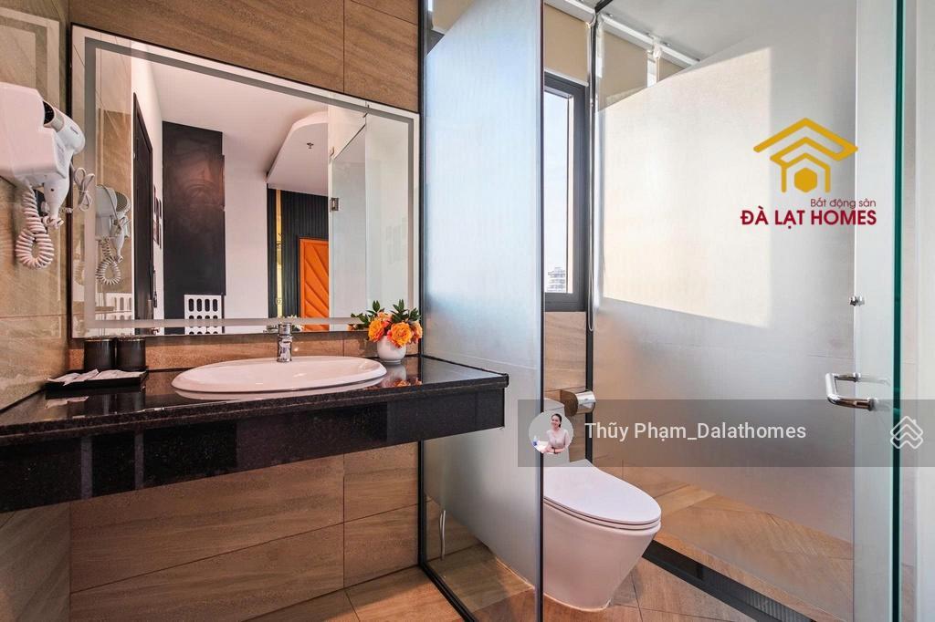 Bán khách sạn đường khe sanh đà lạt | mặt tiền đường chính view trọn thung lũng