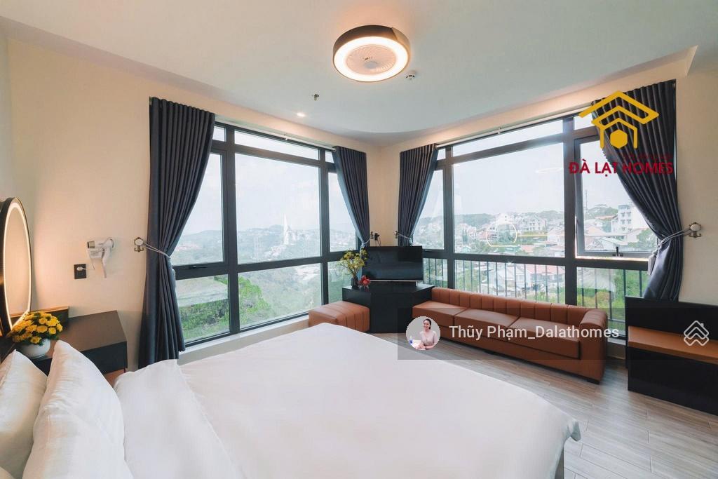 Bán khách sạn đường khe sanh đà lạt | mặt tiền đường chính view trọn thung lũng