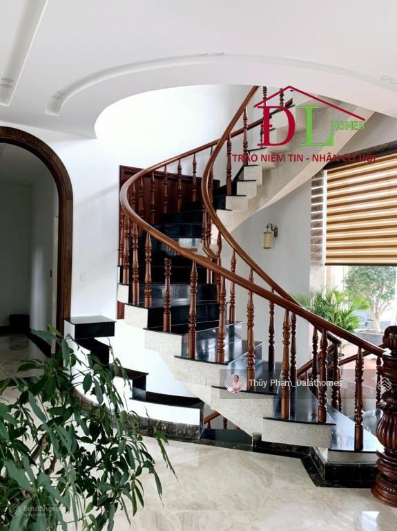 Bán biệt thự đường hồ tùng mậu đà lạt | mặt tiền đường chính view hồ xuân hương