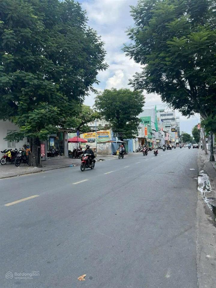 Cần bán nhà mặt tiền lê văn sỹ, p10, q.phú nhuận . dt 5.2x33m, 2 lầu. hđt 161 tr/tháng.