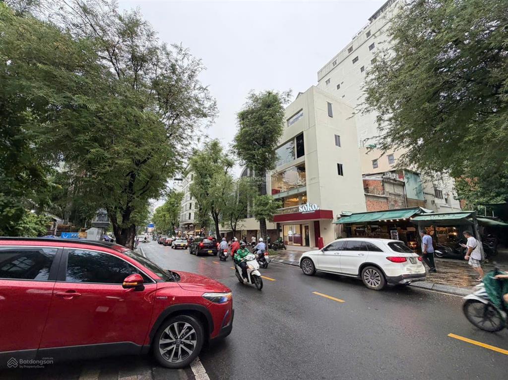 Cần bán nhà mt nguyễn trung trực, p. bến thành q1. dt 12x30m = 343m². gía bán 535 tỷ tl