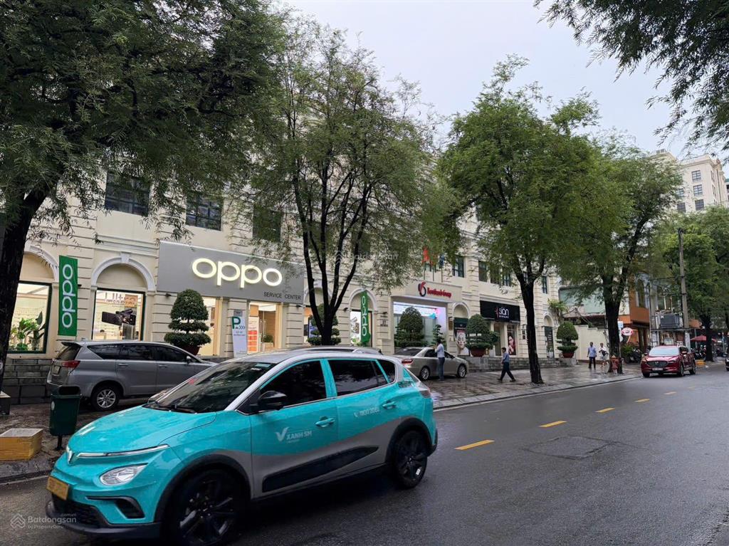 Cần bán nhà mt nguyễn trung trực, p. bến thành q1. dt 12x30m = 343m². gía bán 535 tỷ tl