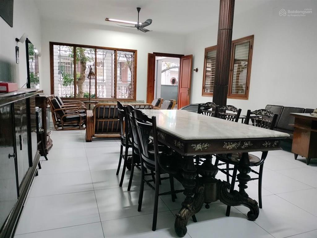 Cần bán nhà mt thạch thị thanh, p.tân định q1. dt 10x24m. dtcn 233.3m². giá bán 125 tỷ tl
