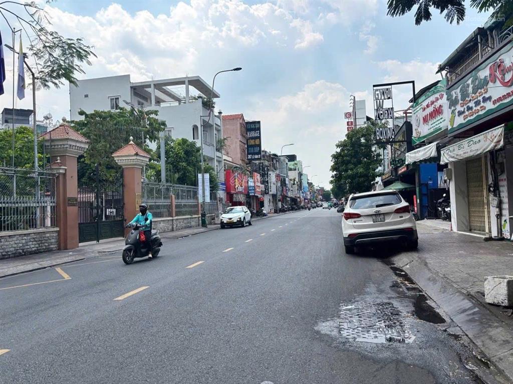 Cần bán nhà mt phan đình phùng, p2, quận phú nhuận. dt 6.8x27m. nh7.2m. giá bán 55 tỷ tl