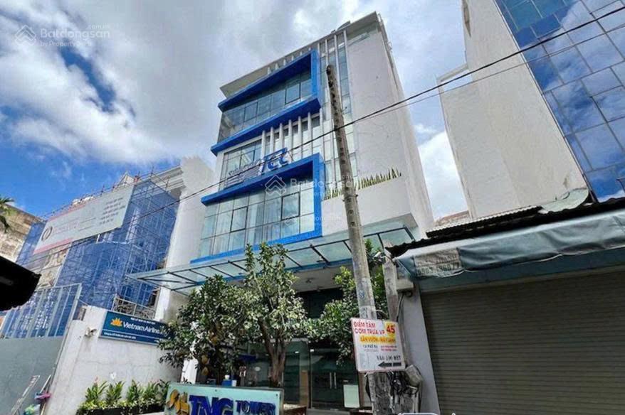 Cần bán tòa nhà mt phạm đình toái  cách mạng tháng 8, p. võ thị sáu, q3. dt 7,4m x 21m. nh 12,6m