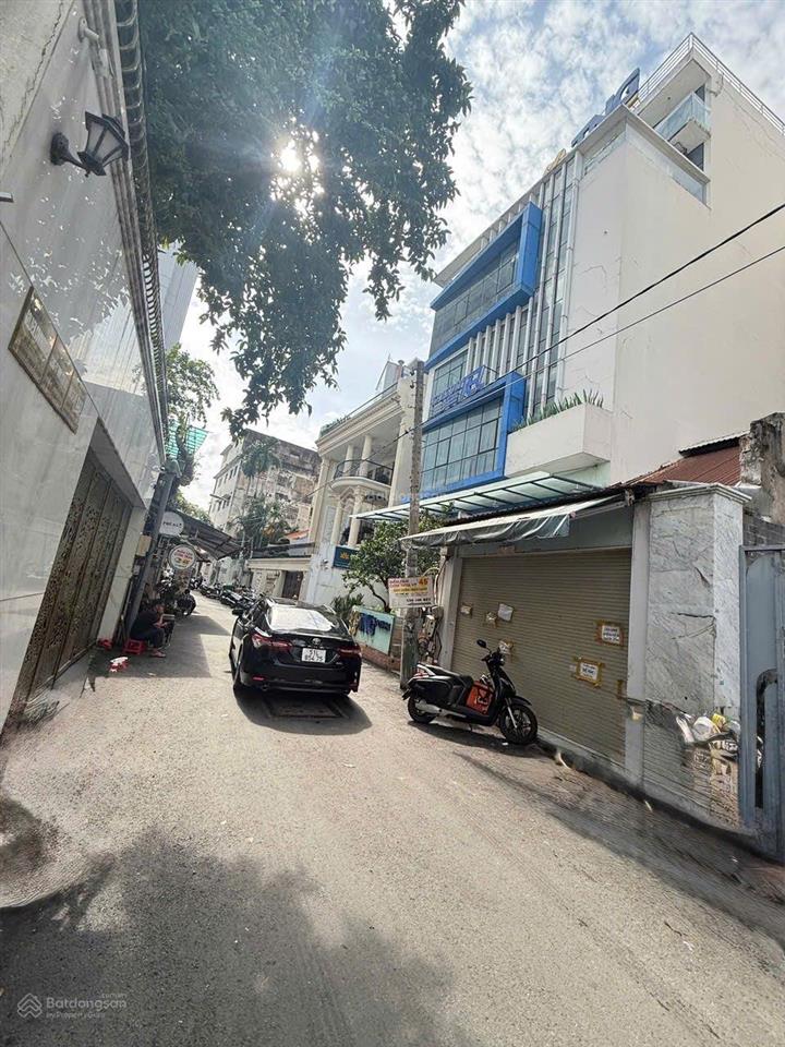 Cần bán tòa nhà mt phạm đình toái  cách mạng tháng 8, p. võ thị sáu, q3. dt 7,4m x 21m. nh 12,6m