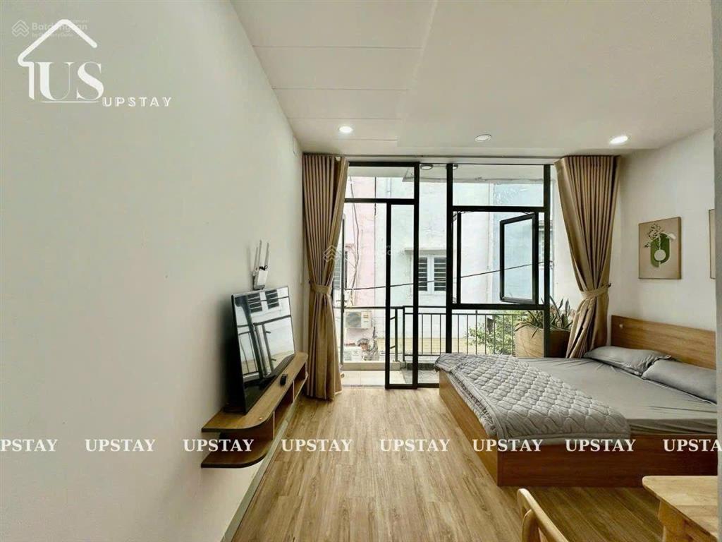 Cho thuê căn hộ studio ban công nằm ngay trung tâm thành phố quận 1
