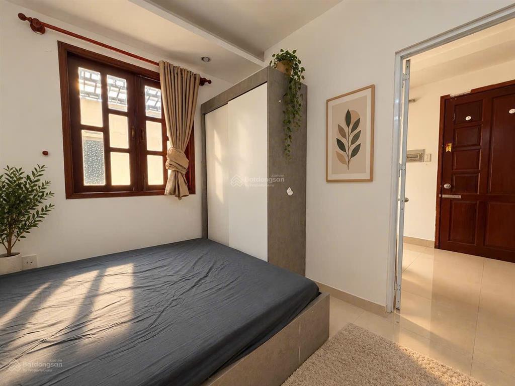 Cho thuê căn hộ dịch vụ 1pn tách bếp gần sân bay tân sơn nhất, gần etown quận tân bình