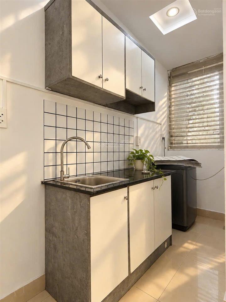 Cho thuê căn hộ dịch vụ 1pn tách bếp gần sân bay tân sơn nhất, gần etown quận tân bình