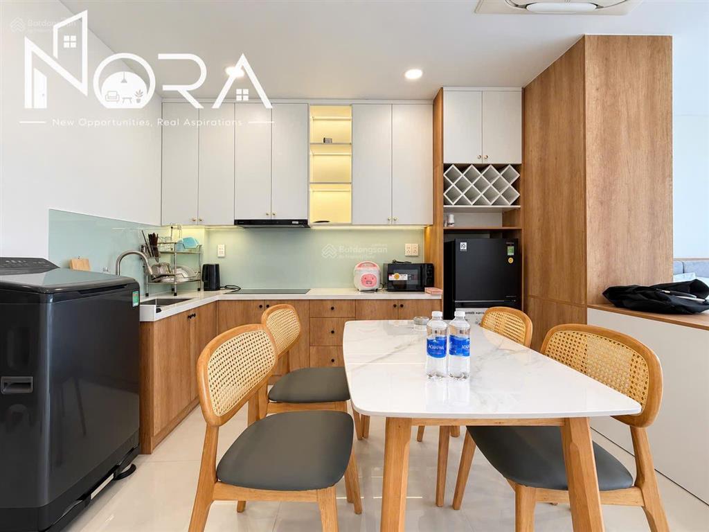 Cho thuê căn hộ dịch vụ 1pn ban công 45m2 máy giặt riêng gần sân bay tân sơn nhất, quận tân bình