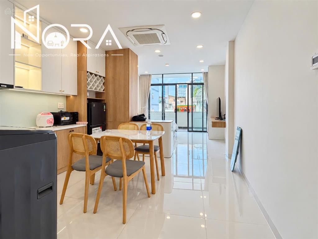 Cho thuê căn hộ dịch vụ 1pn ban công 45m2 máy giặt riêng gần sân bay tân sơn nhất, quận tân bình