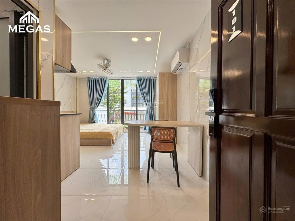 Căn hộ studio ban công 40m2 máy giặt riêng gần sân bay tân sơn nhất, etown cộng hòa quận tân bình