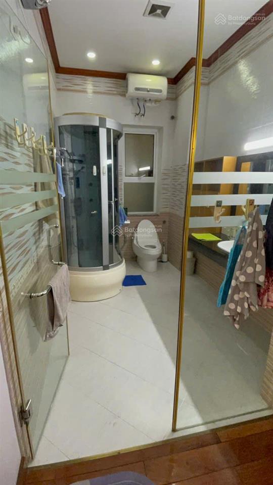 Ct tòa nhà dịch vọng, cầu giấy. dt 130m, mt 7m, 6 tầng 1 hầm, thang máy, giá 70tr.  0987 190 ***
