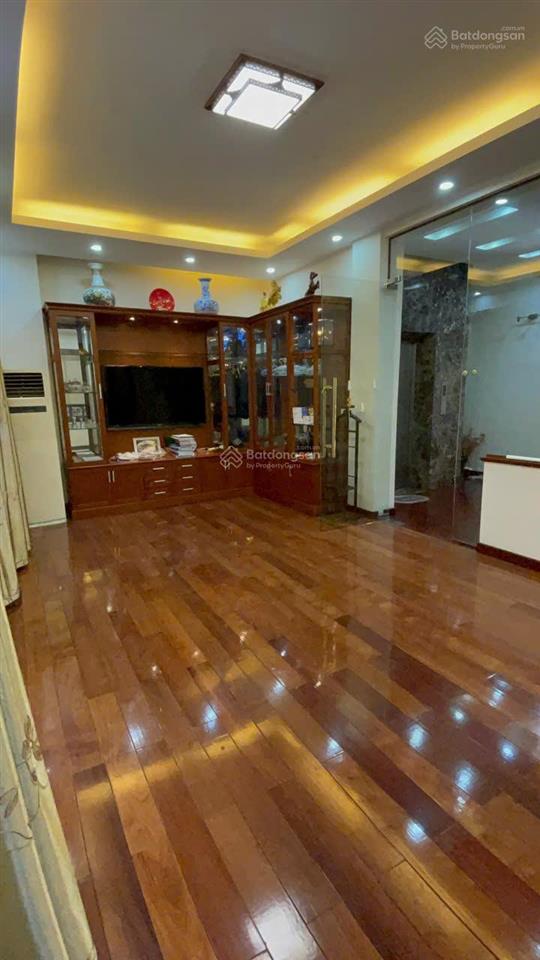 Ct tòa nhà dịch vọng, cầu giấy. dt 130m, mt 7m, 6 tầng 1 hầm, thang máy, giá 70tr.  0987 190 ***