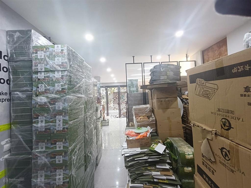 Ct nhà cự lộc 108 nguyễn trãi, thanh xuân, có chỗ đỗ xe ô tô dt 120m2 mt 6m 6 tầng thang máy. 65tr
