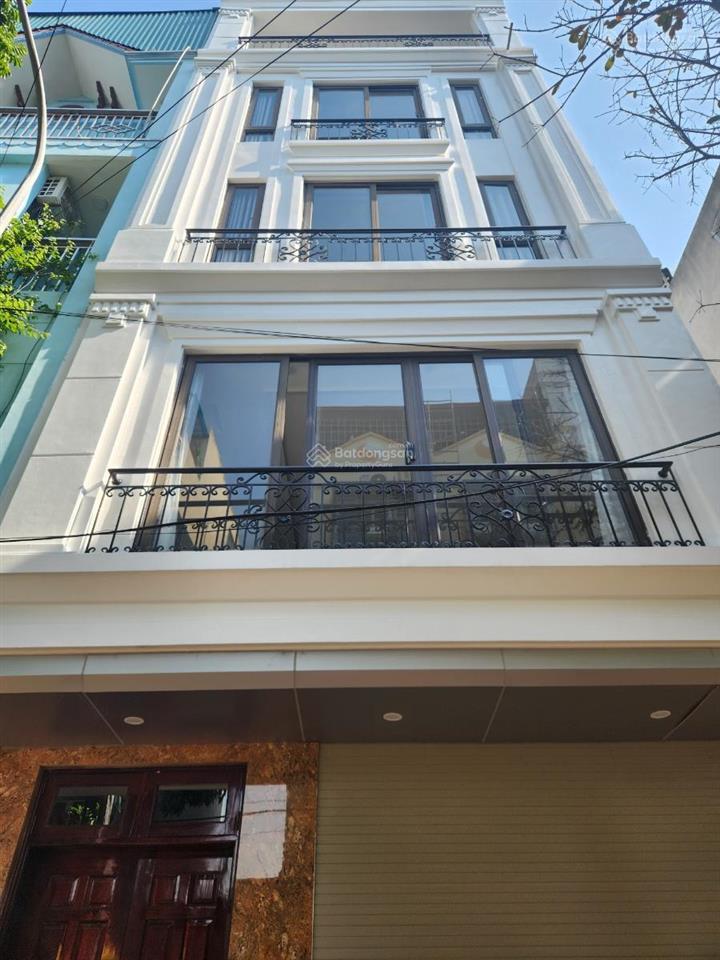 Cho thuê nhà phú diễn 70m2 x 5 tầng đường ô tô tránh nhau, giá 20 triệu