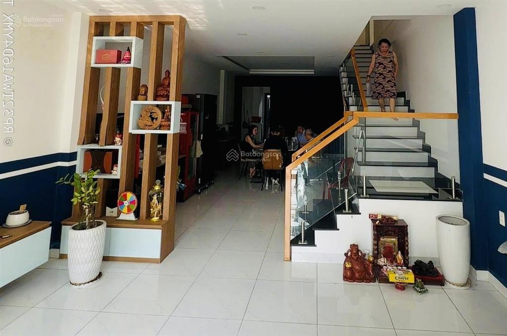 Mặt tiền kinh doanh  f.7 tân bình  ngang "5m x 20m" giá chỉ 150 triệu/m2  xây mới 1 hầm 7 lầu