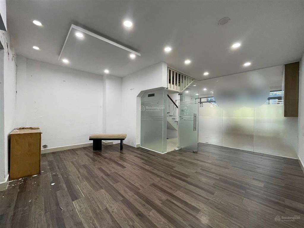 Nguyên căn 6x20m (hầm 4 tầng) mặt tiền đường 25m, vị trí đẹp giá thuê chỉ 37 triệu