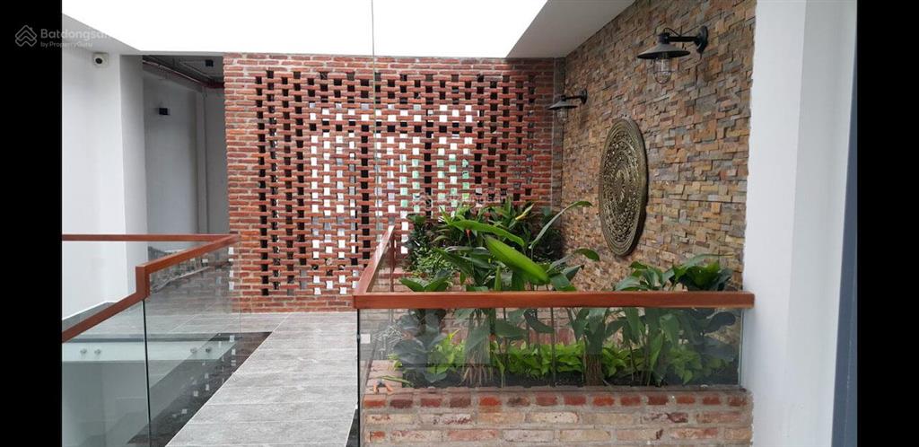 Nguyên căn 5x21m (hầm 4 tầng) full nội thất ở giá chỉ 35 triệu/tháng