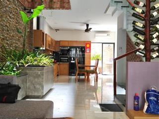 Nguyên căn 5x21m (hầm 4 tầng) full nội thất ở giá chỉ 35 triệu/tháng